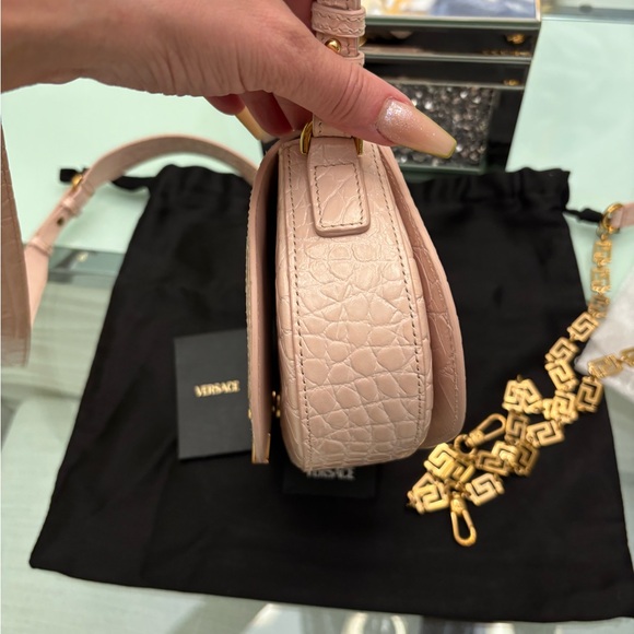 Authentic NWT Versace Blush Croc-Embossed Leather Shoulder Bag w/ Gold Hardware - Picture 10 of 12